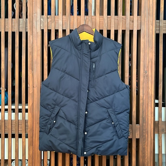 Reversable yellow and navy blue vest - Picture 3 of 6